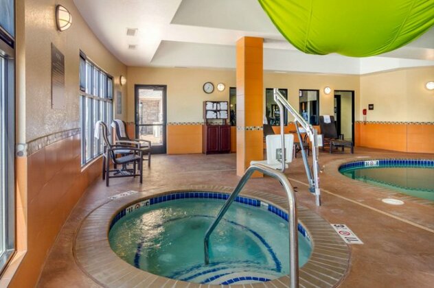 Comfort Inn & Suites Denver Northeast Brighton - Photo5
