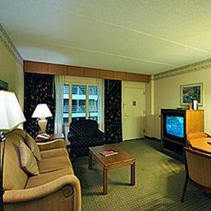 Embassy Suites by Hilton Milwaukee Brookfield - Photo2