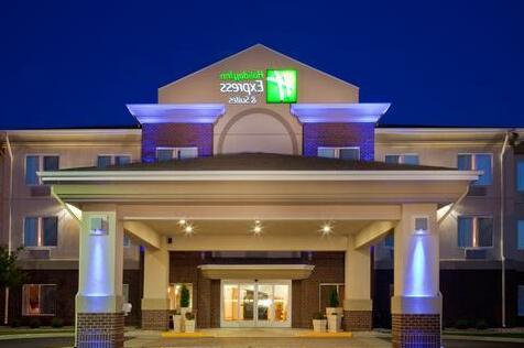 Holiday Inn Express Hotel & Suites Brookings - Photo3