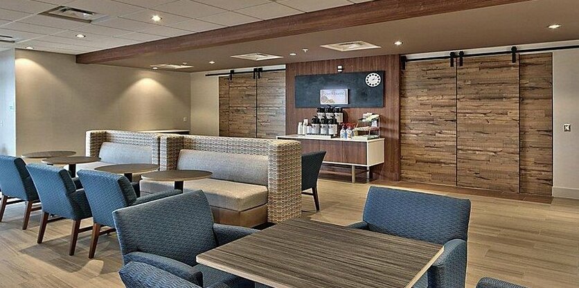 Holiday Inn Express & Suites Broomfield - Photo4