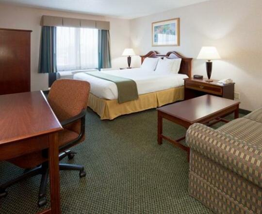 Holiday Inn Express Milwaukee North Brown Deer/Mequon
