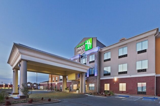 Holiday Inn Express & Suites Brownfield - Photo2