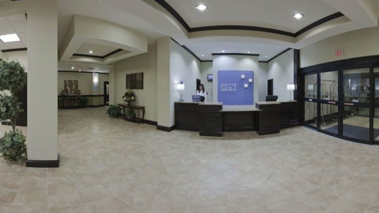 Holiday Inn Express & Suites Brownfield - Photo5