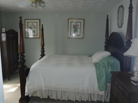Serenity Hill Bed and Breakfast - Photo5