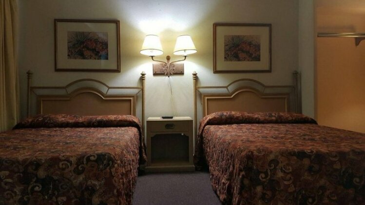 Historic Cameron Hotel - Photo5