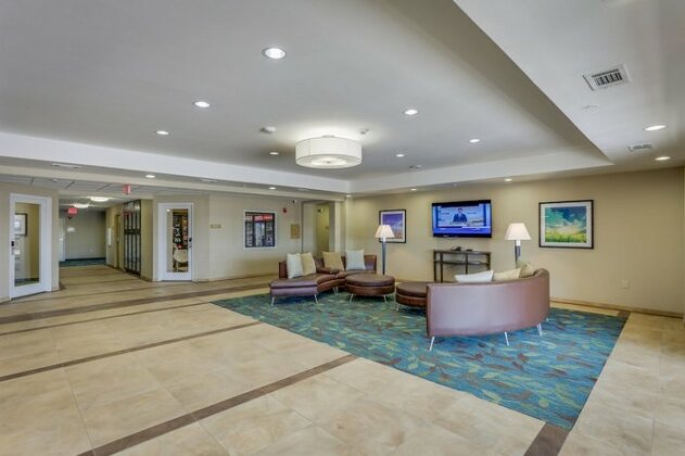 Candlewood Suites College Station - Photo5