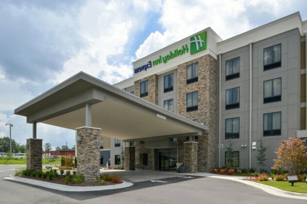 Holiday Inn Express and Suites Bryant - Benton Area - Photo2