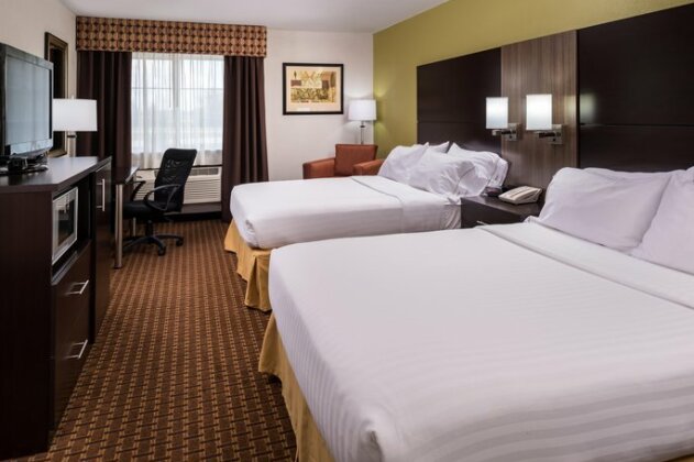 Holiday Inn Express Hotel & Suites Bucyrus - Photo2