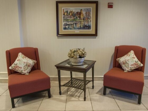 Holiday Inn Express & Suites Buffalo-Airport - Photo3