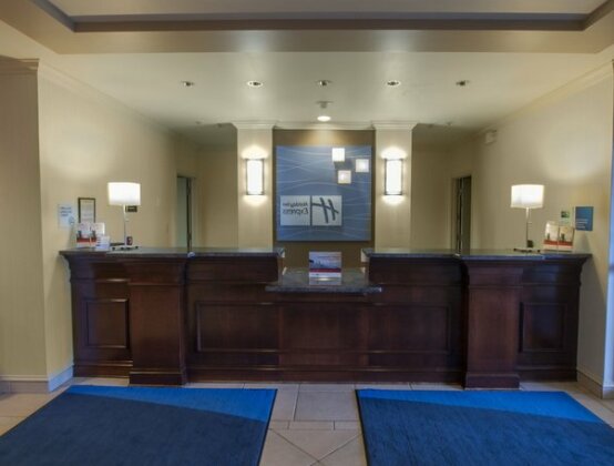 Holiday Inn Express & Suites Buffalo-Airport - Photo4