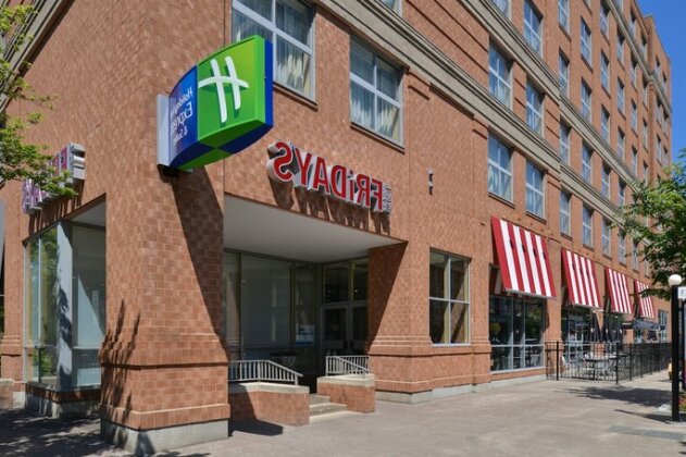 Holiday Inn Express & Suites Buffalo Downtown