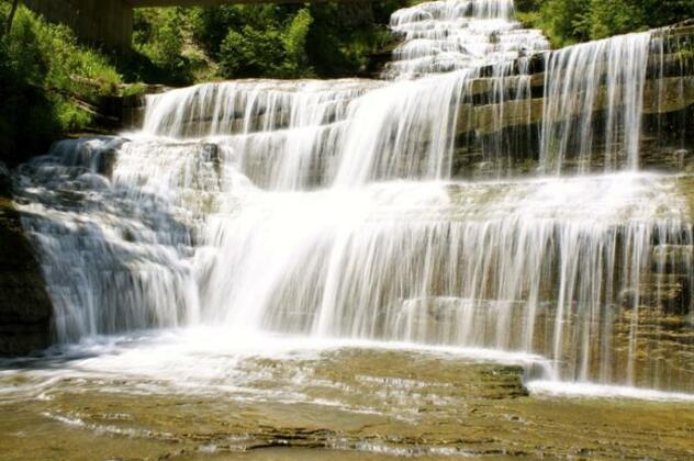 Finger Lakes Waterfall Resort - Photo4