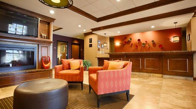 Best Western Plus Carousel Inn & Suites Burlington - Photo3