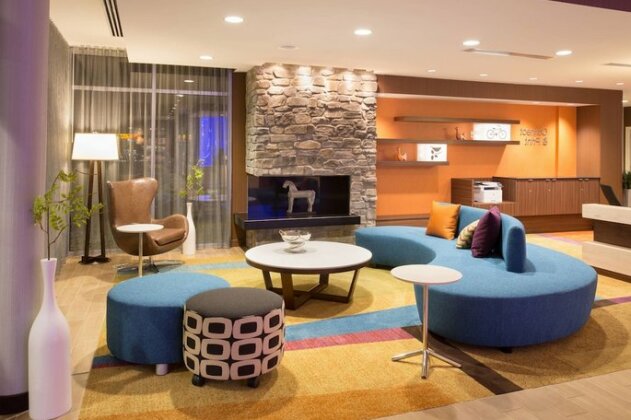 Fairfield Inn & Suites by Marriott Burlington - Photo4