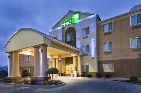 Holiday Inn Express Hotel & Suites Burlington - Photo2