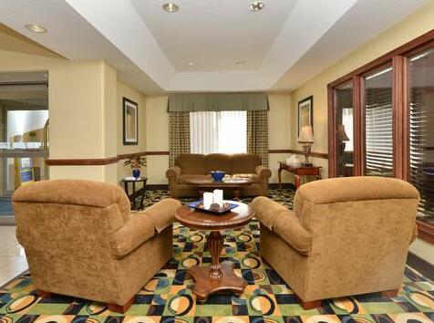 Holiday Inn Express Hotel & Suites Burlington - Photo5