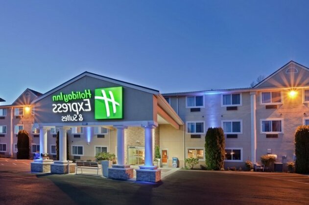 Holiday Inn Express Hotels & Suites Burlington - Photo2