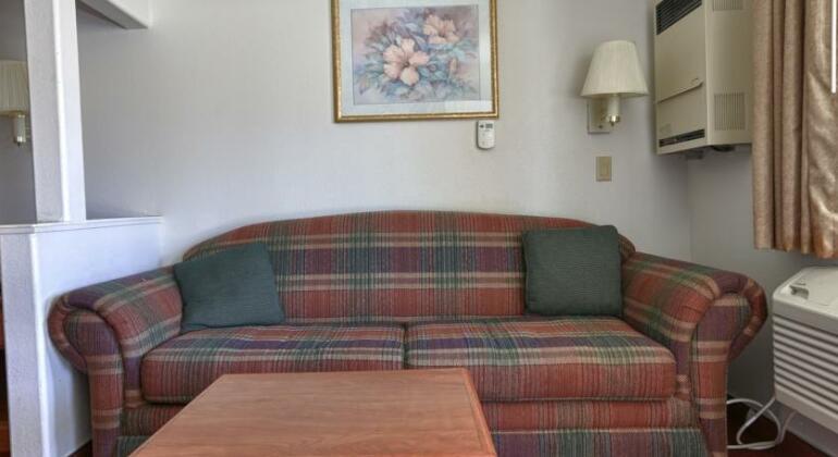 Shasta Pines Motel - Photo3