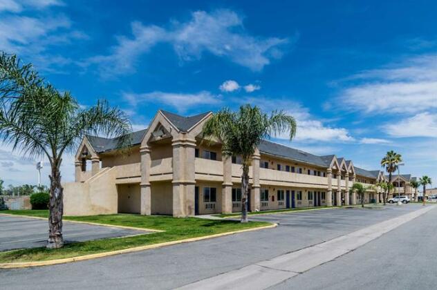 Motel 6 Buttonwillow Central - Photo2