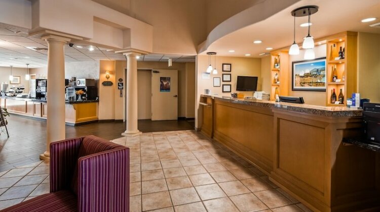 Best Western Plus Caldwell Inn & Suites - Photo3