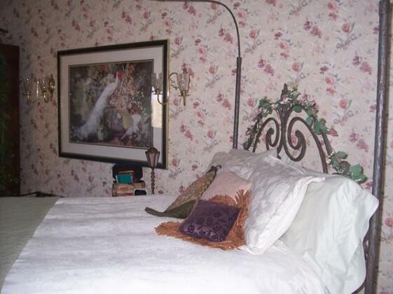 Wild Rose Manor Bed and Breakfast - Photo3