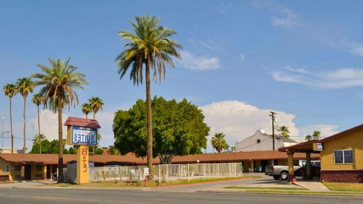 California Suites Motel - Photo2