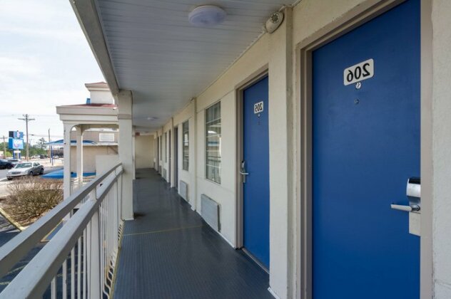 Motel 6 Calhoun - Photo2