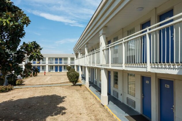Motel 6 Calhoun - Photo5