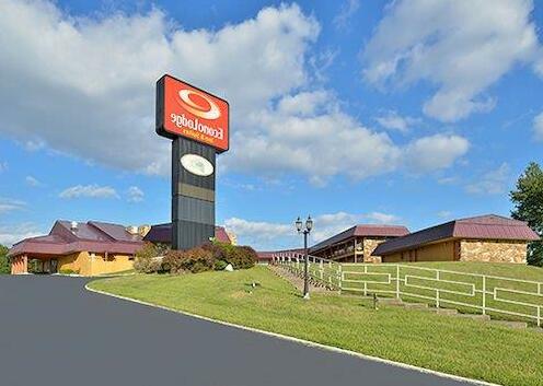 Econo Lodge Inn & Suites Gilbertsville - Photo2