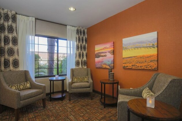 Hampton Inn & Suites Camarillo - Photo4