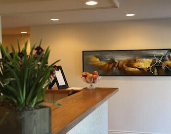 Cambria Landing Inn and Suites - Photo3