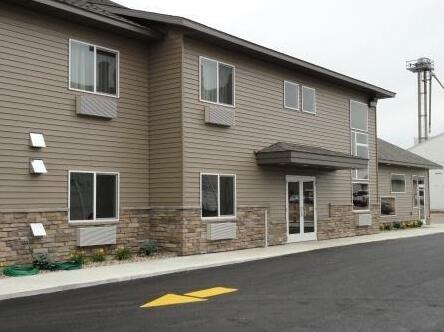 Canby Inn and Suites - Photo2