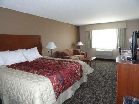 Canby Inn and Suites - Photo3