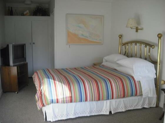 Grey Whale Inn - Photo4