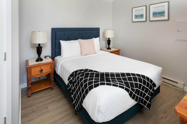 Inn at Haystack Rock - Photo2