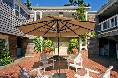 The Courtyard - Photo5