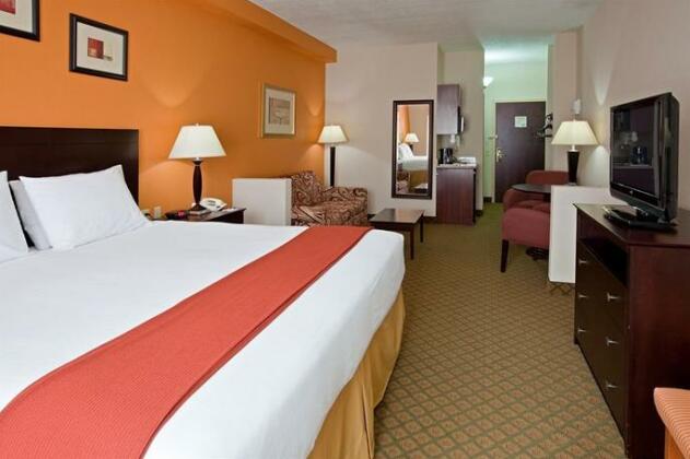Holiday Inn Express Hotel & Suites Ashland - Photo4