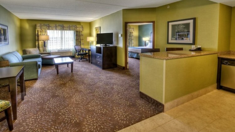 Holiday Inn Express & Suites Pittsburgh SW/Southpointe - Photo4