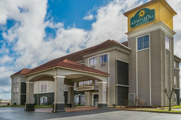 La Quinta Inn & Suites Canton Canton - Photo3