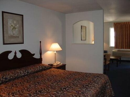 Executive Inn And Suites Canyon Lake - Photo5