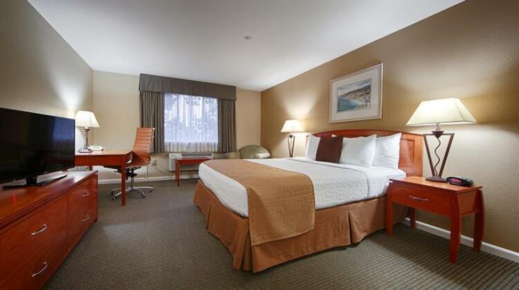 Best Western Plus Capitola By-the-Sea Inn & Suites - Photo2