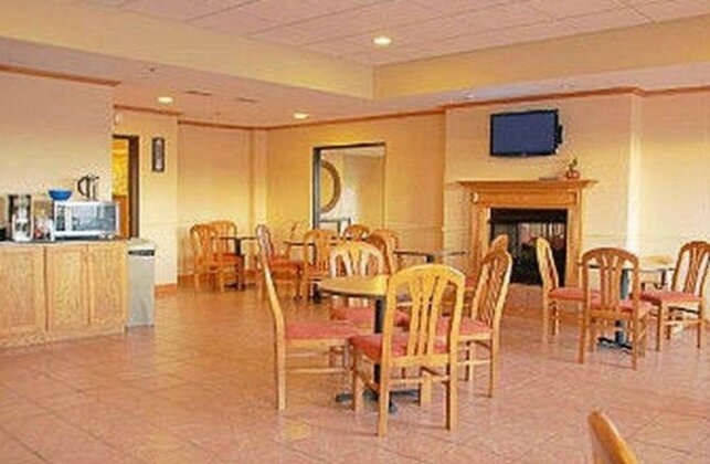Comfort Inn & Suites Carbondale Illinois - Photo2
