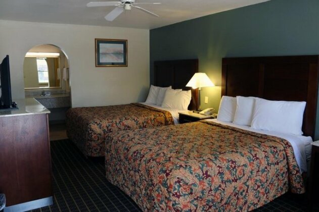Great Western Inn & Suites - Photo2