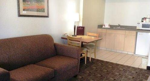Best Western Carlsbad by the Sea - Photo4
