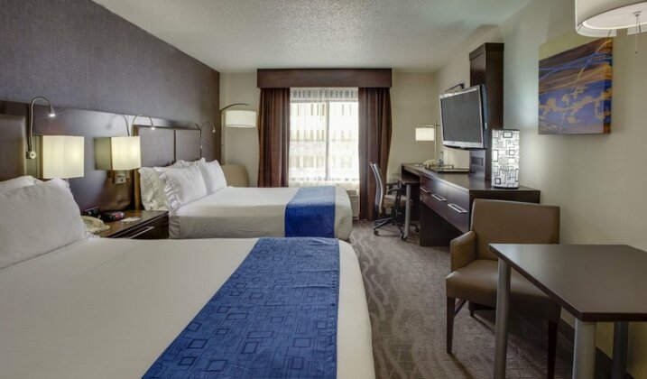 Holiday Inn Express & Suites Meadowlands Area - Photo5