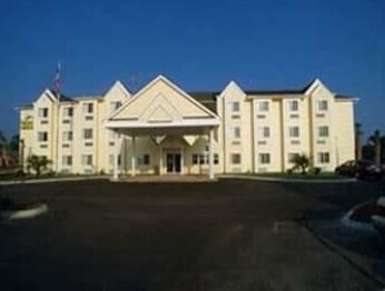 Microtel Inn & Suites by Wyndham Carolina Beach