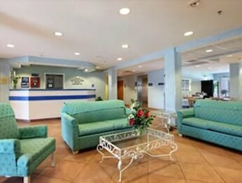 Microtel Inn & Suites by Wyndham Carolina Beach - Photo5
