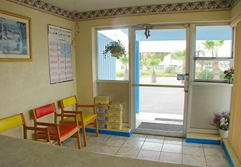 Carrizo Springs Executive Inn - Photo4