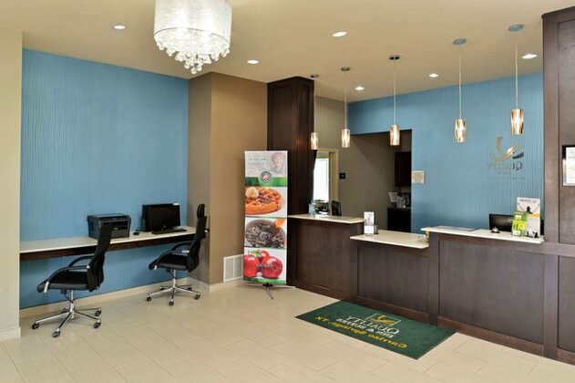 Quality Inn & Suites Carrizo Springs - Photo3