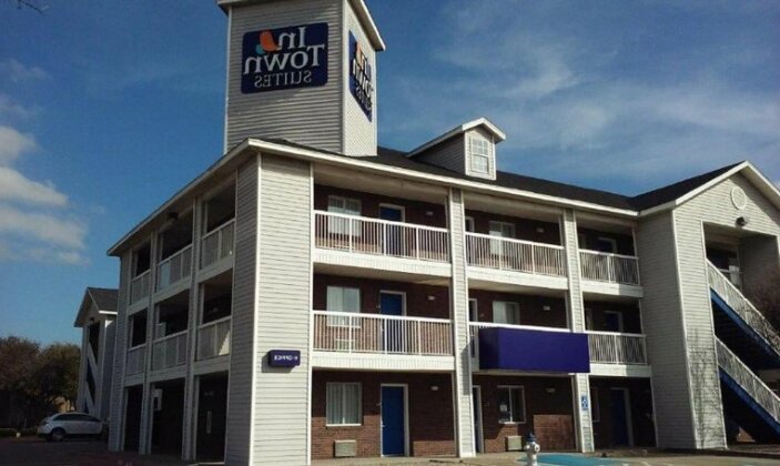 InTown Suites Extended Stay Carrollton TX - West Trinity Mills